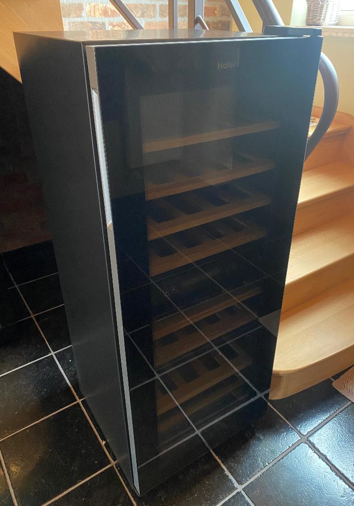 Wijnkoelkast met 2 aparte temperatuurzones., Elektronische apparatuur, Ophalen, 150 tot 200 liter, Zonder vriesvak, 120 tot 140 cm