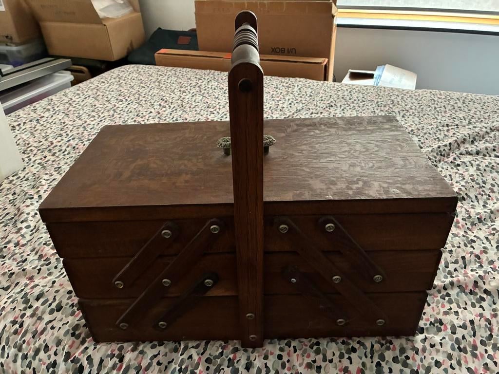 Boîte à couture « couseuse », Enlèvement