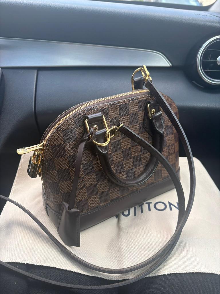 Origineel Louis Vuitton Alma BB handtas met bon, Handtassen en Accessoires, Tassen | Damestassen, Ophalen, Gebruikt, Bruin, Handtas