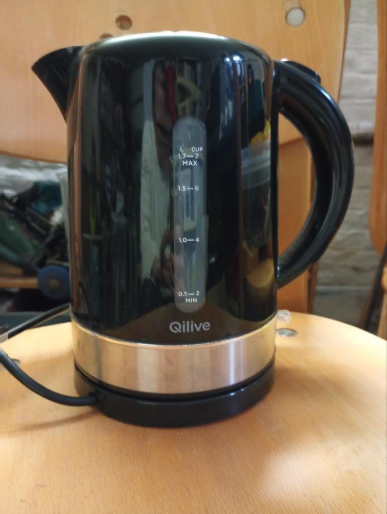 Bouilloire noire 1,7 l Quilive, 1 à 2 litres, Enlèvement, Utilisé
