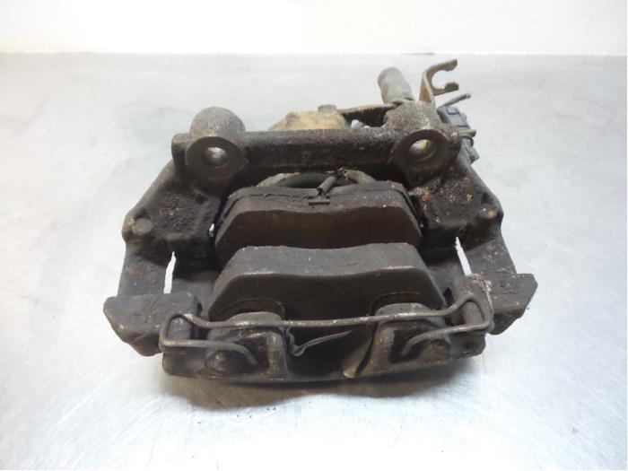 Remklauw (Tang) links-voor van een Volkswagen Passat (Passat, Auto-onderdelen, Remmen en Aandrijving, Volkswagen, Gebruikt, 3 maanden garantie