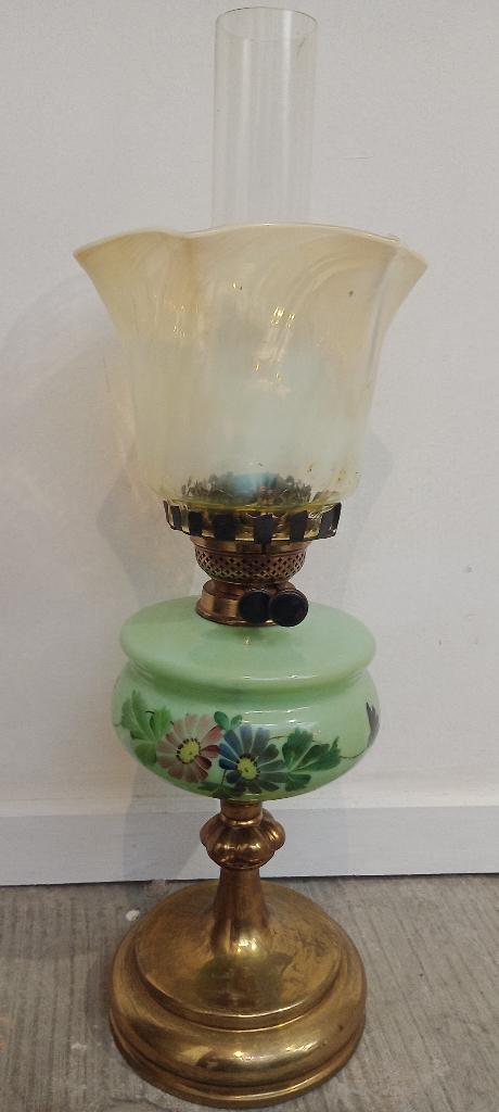 Lampe à pétrole vintage en opaline verte peinte main, Enlèvement