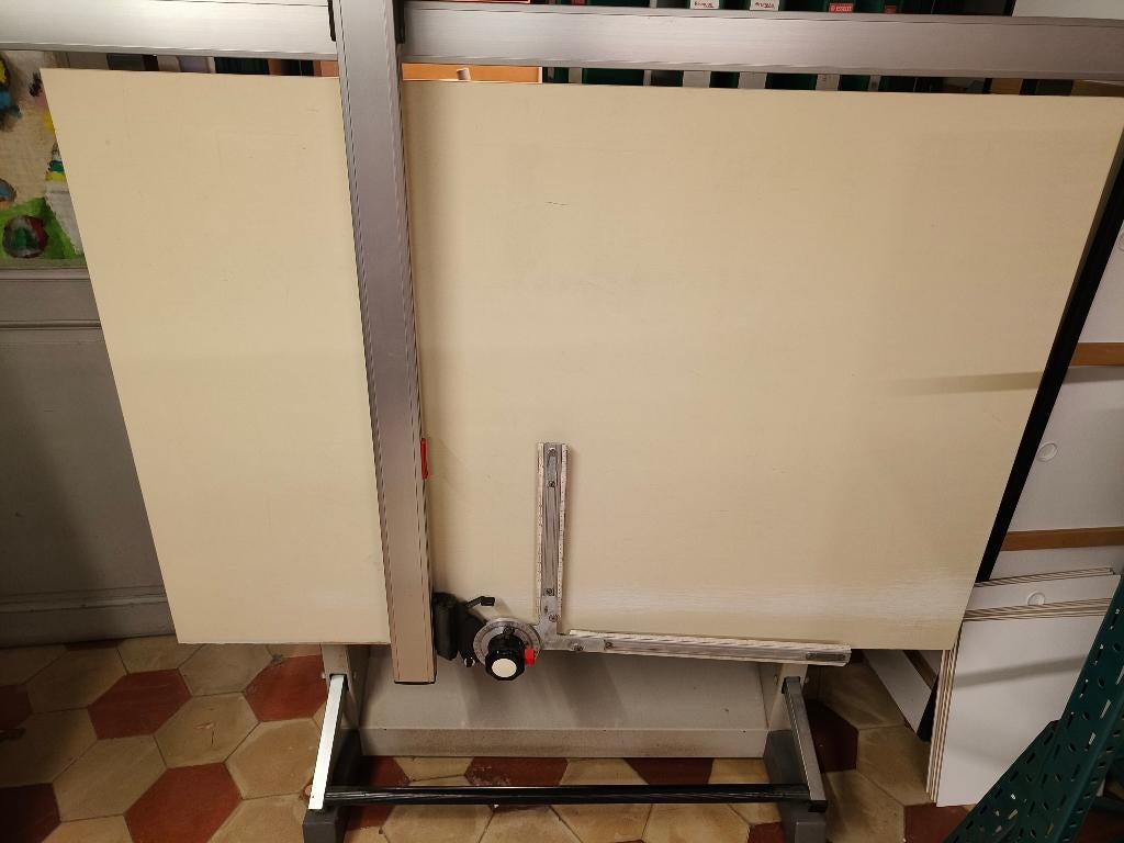 MoLin Tekentafel met voetpomp - Verstelbaar, Ophalen, Gebruikt, 130 tot 150 cm