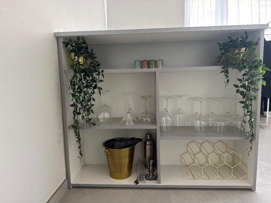 Table haute/bar avec rangements, Maison & Meubles, Enlèvement, Comme neuf, Rectangulaire, Autres matériaux