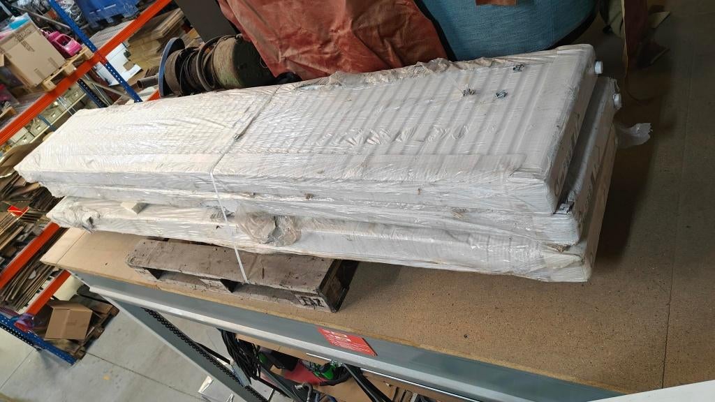 Groot lot radiatoren, diverse maten – nieuw in verpakking, Enlèvement, Neuf, Radiateur