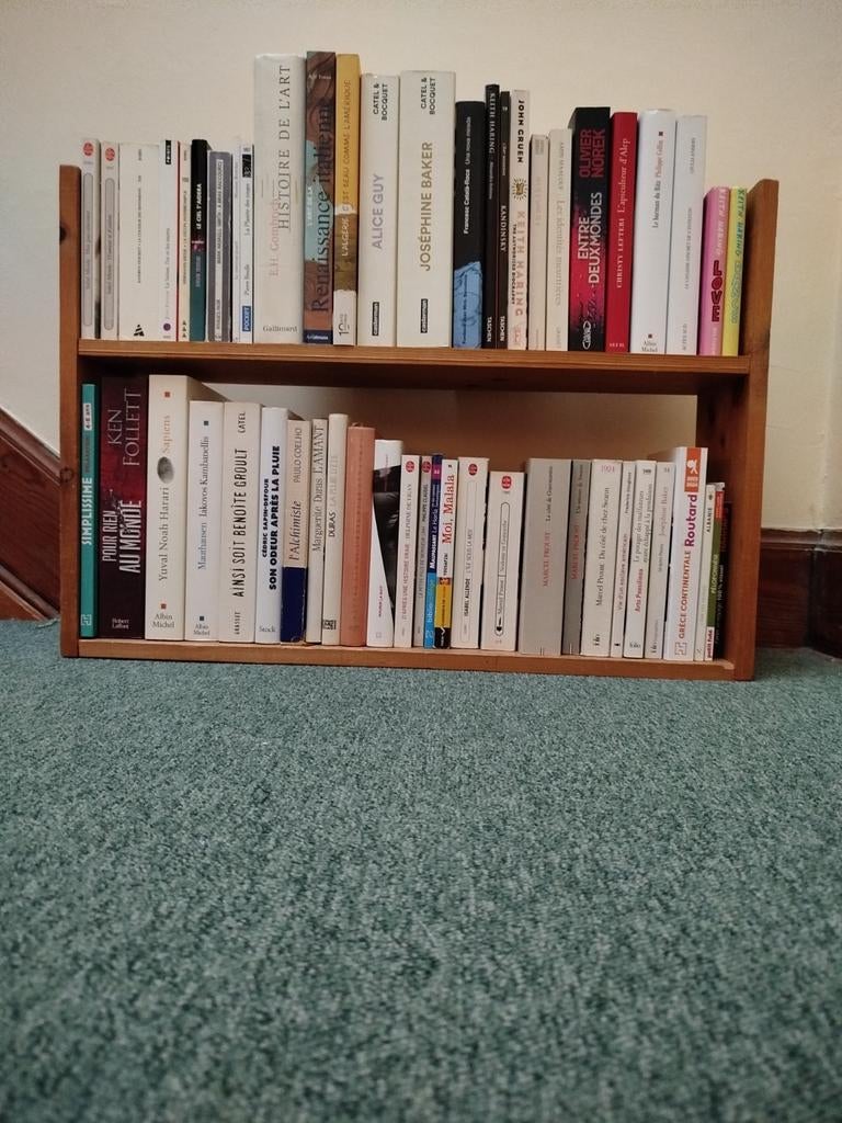 2 houten wandboekenkasten, Ophalen