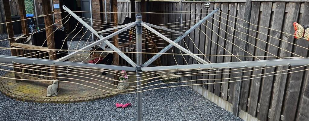 Séchoir rotatif Brabantia
Il s'agit d'un Braban en aluminium, Jardin & Terrasse, Sèche-linge & Lave-linge, Enlèvement ou Envoi