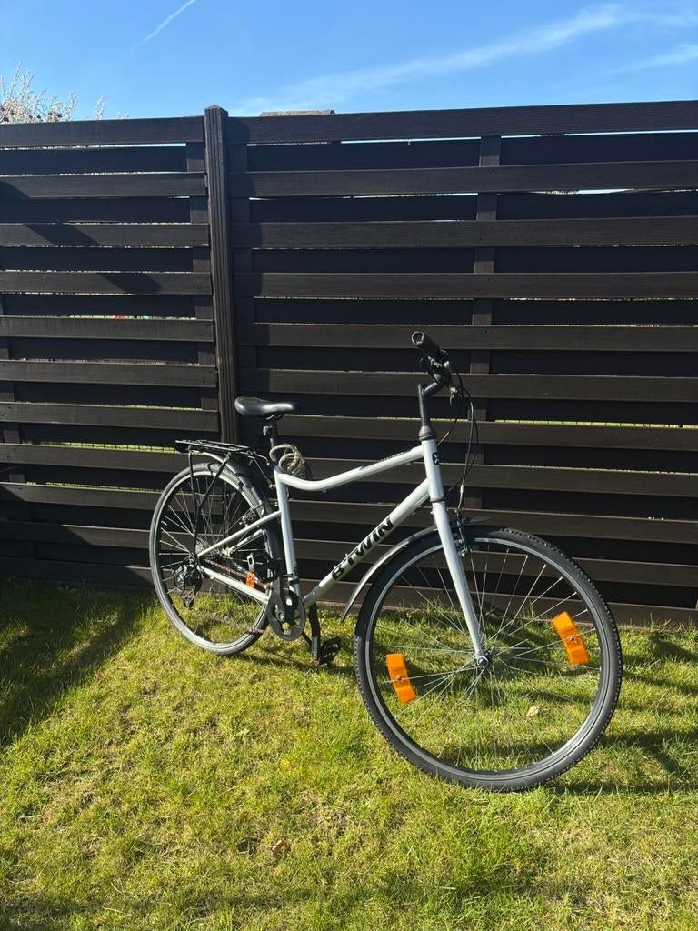 Btwin riverside 120 - grijs hybridefiets, Fietsen en Brommers, Ophalen, Zo goed als nieuw, Minder dan 10 versnellingen, 28 inch