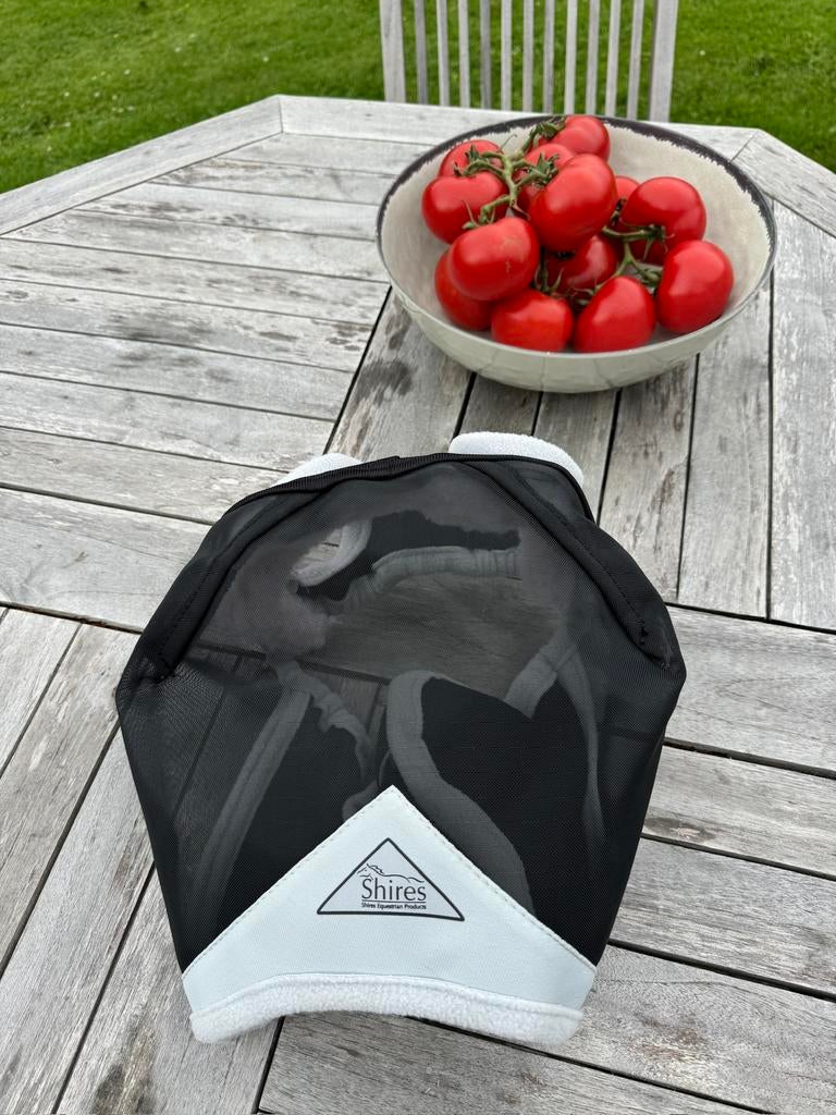 Vliegenmasker ter grootte van een pony (SHIRES), Dieren en Toebehoren, Paarden en Pony's | Hoofdstellen en Tuigage, Ophalen