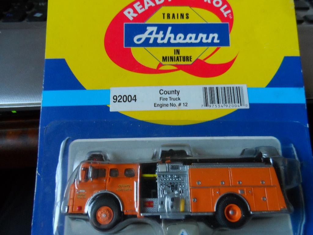 ATHEARN County Fire truck # 12 - 1/87 HO..., Hobby & Loisirs créatifs, Voitures miniatures | 1:32, Neuf, Bus ou Camion, Autres marques