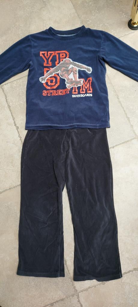 Warme velvet pyjama mt 140 (zie foto's), Enfants & Bébés, Vêtements enfant | Taille 140, Enlèvement ou Envoi, Utilisé, Garçon