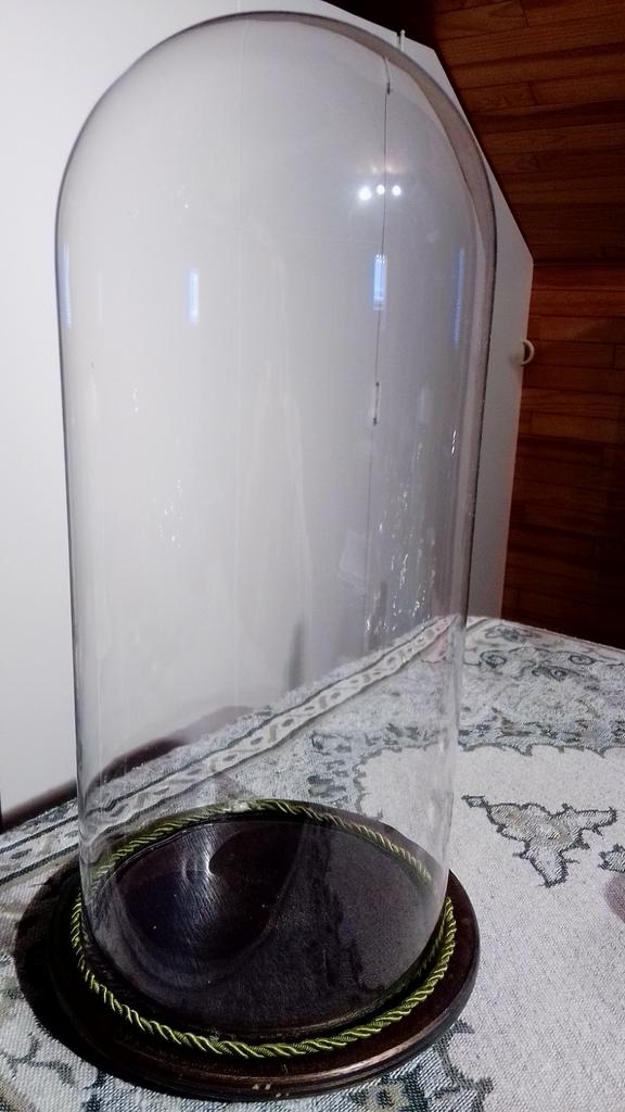 Twee glazen stolpen, prijs is per stuk., Enlèvement ou Envoi