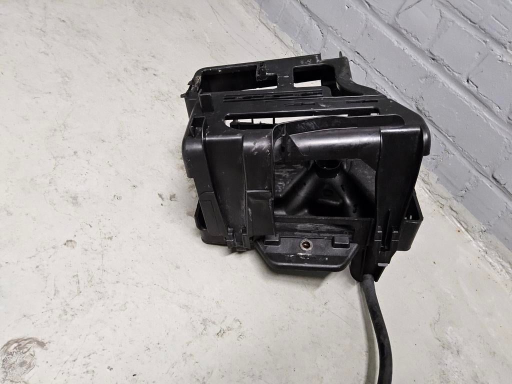 VW Polo 9N batterijhouder, Gebruikt, Skoda