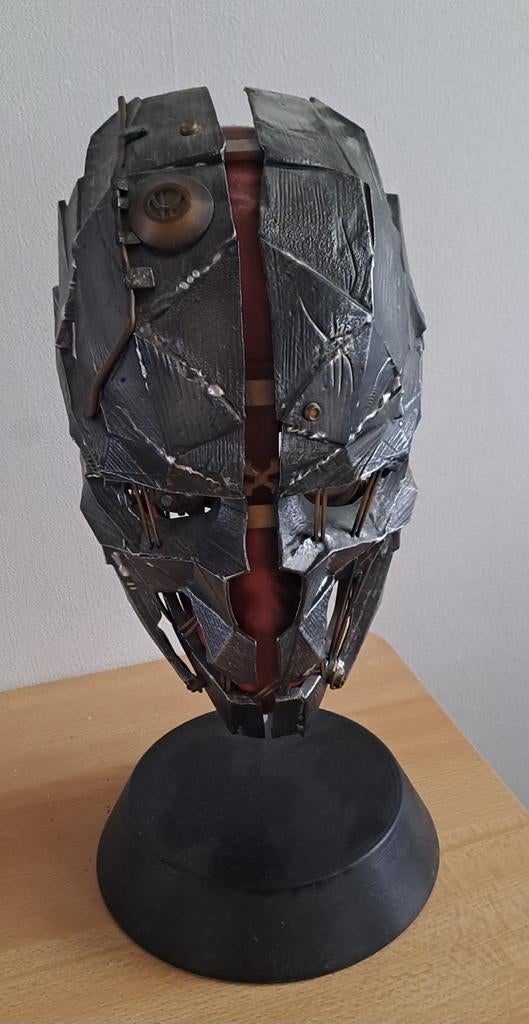 Masque de Corvo, Enlèvement