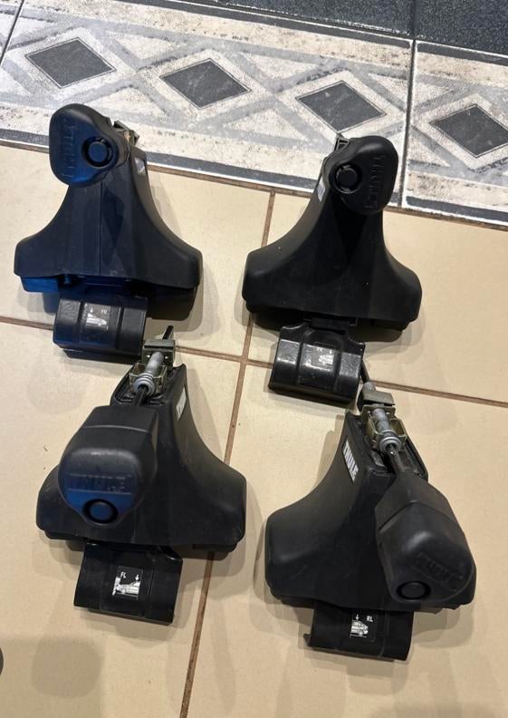 Pack 4 pieds de barres de toit Thule 750 Rapid System (754), Enlèvement