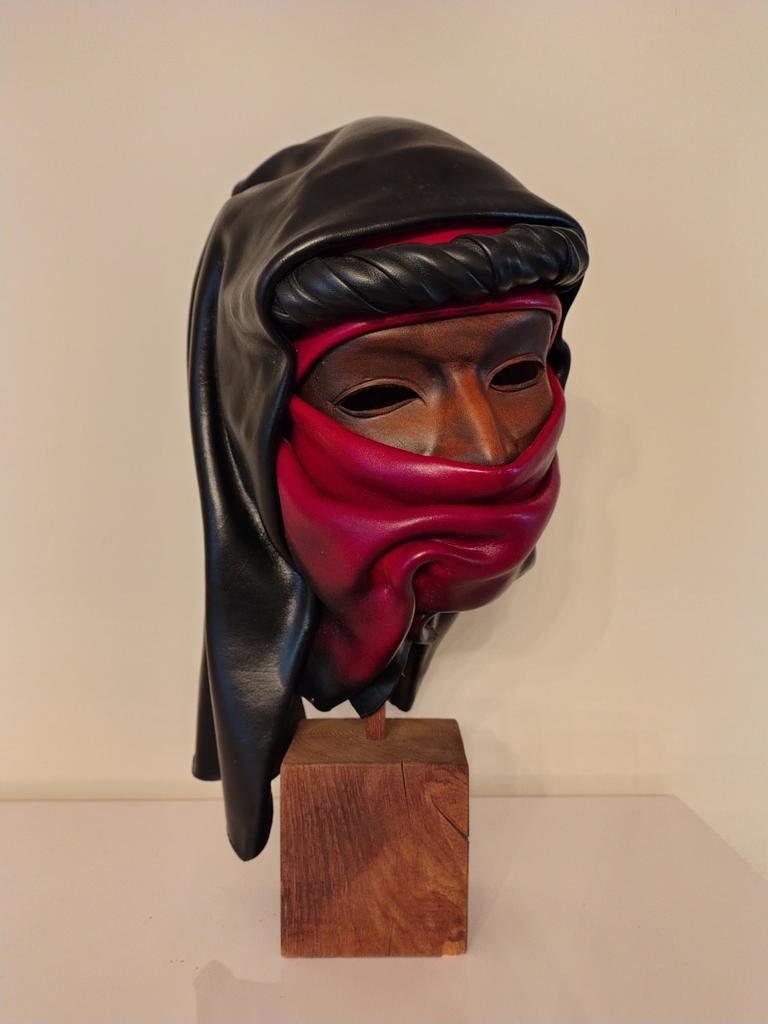 Luxe Masque Arabe en cuir Pourbaix, Enlèvement