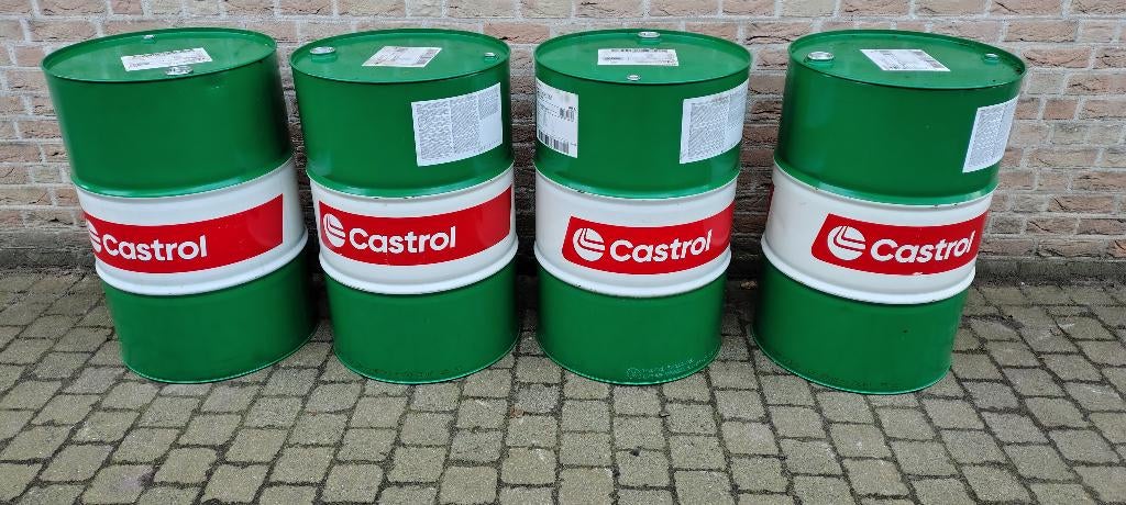 4 olie vaten van 200 liter van castrol 50 euro voor de 4, Ophalen, Zo goed als nieuw