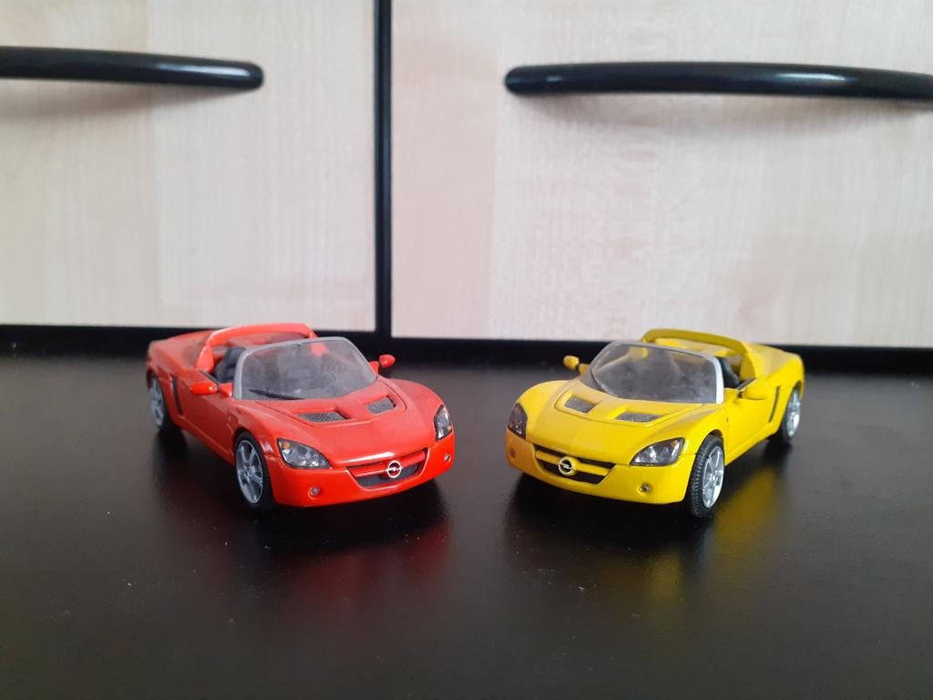 2x Schuco Opel Speedster 1/43, Hobby en Vrije tijd, Ophalen of Verzenden, Zo goed als nieuw, Auto, Schuco