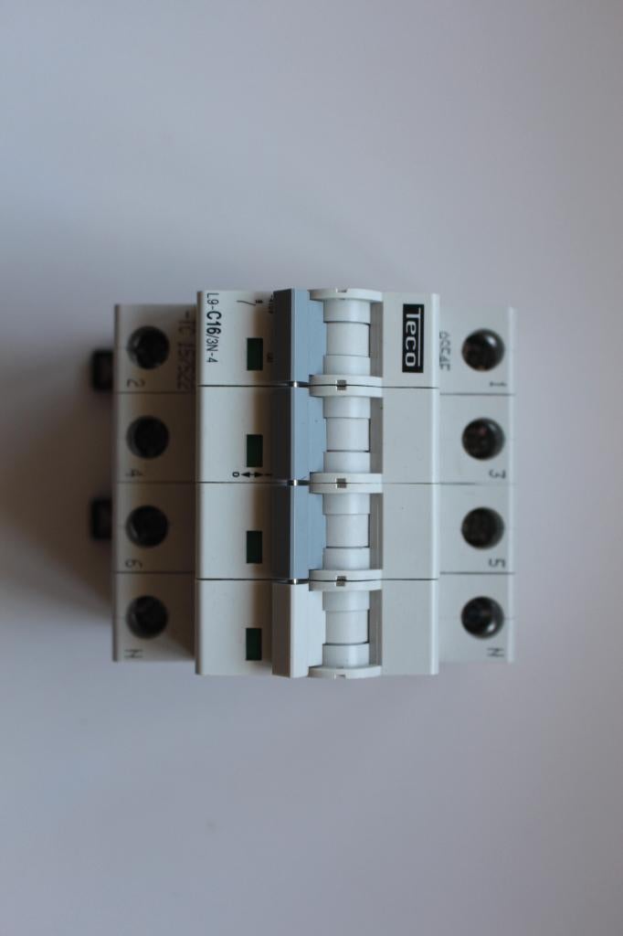 Teco automaat 16A 4-polig, Bricolage & Construction, Électricité & Câbles, Neuf, Autres types, Enlèvement
