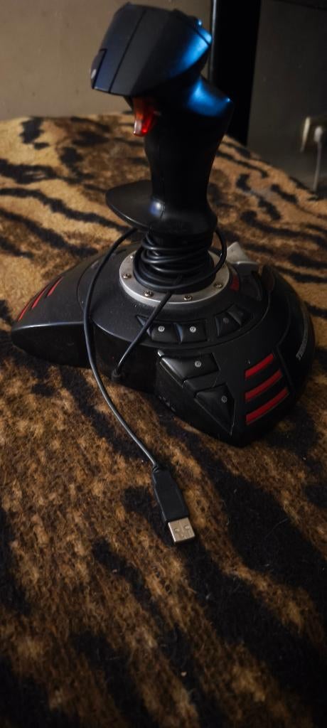 Thrustmaster joystick, Enlèvement, Utilisé