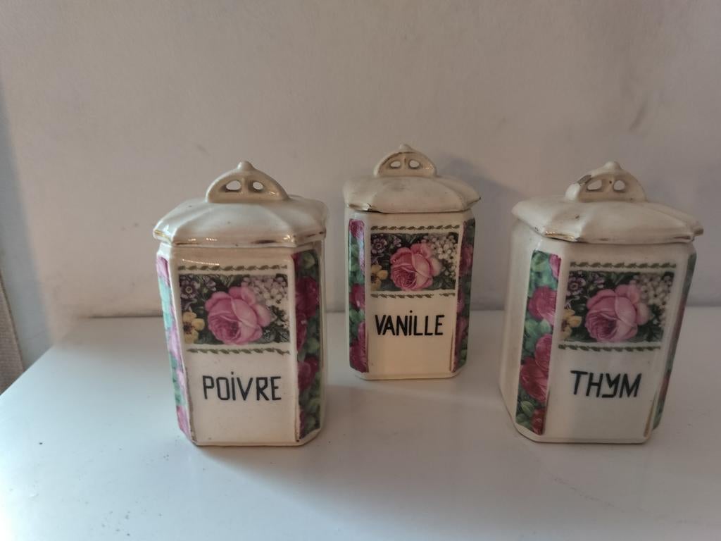 Antieke voorraad potten ,4 stuks,zoutpot met stempel, Ophalen