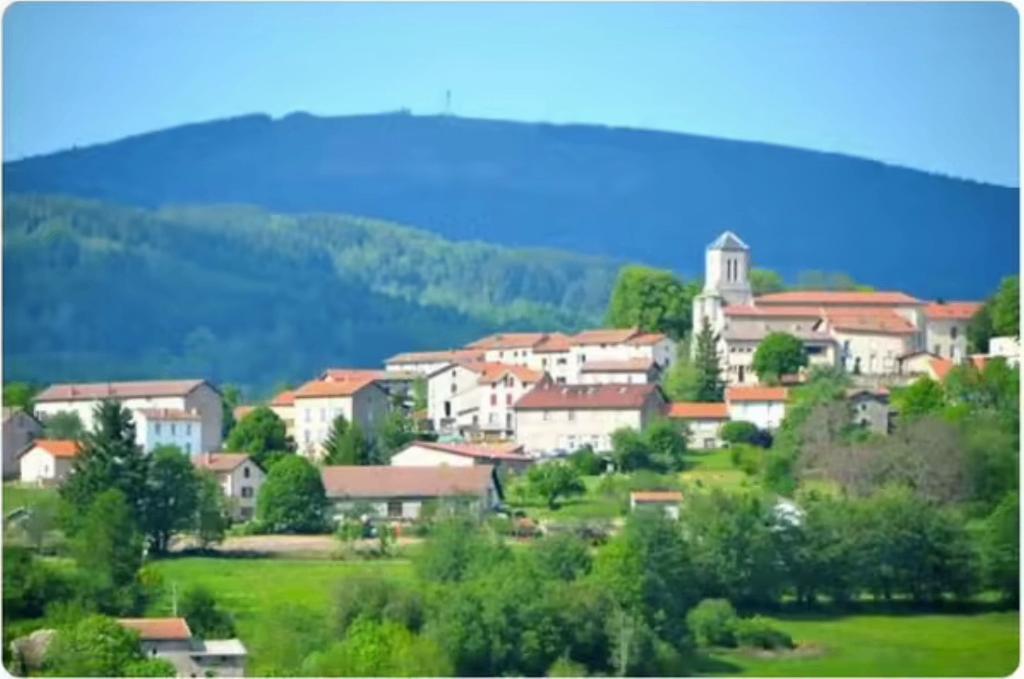 grande maison France Auvergne, Immo, Étranger, France, Maison d'habitation, Village
