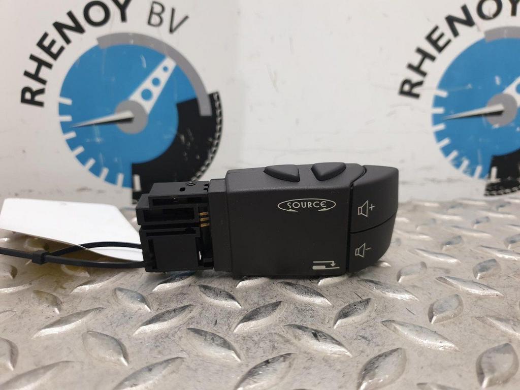 DACIA DUSTER KOLOM SCHAKELAAR 2011, Auto-onderdelen, Ophalen of Verzenden, Gebruikt, Stiba lid