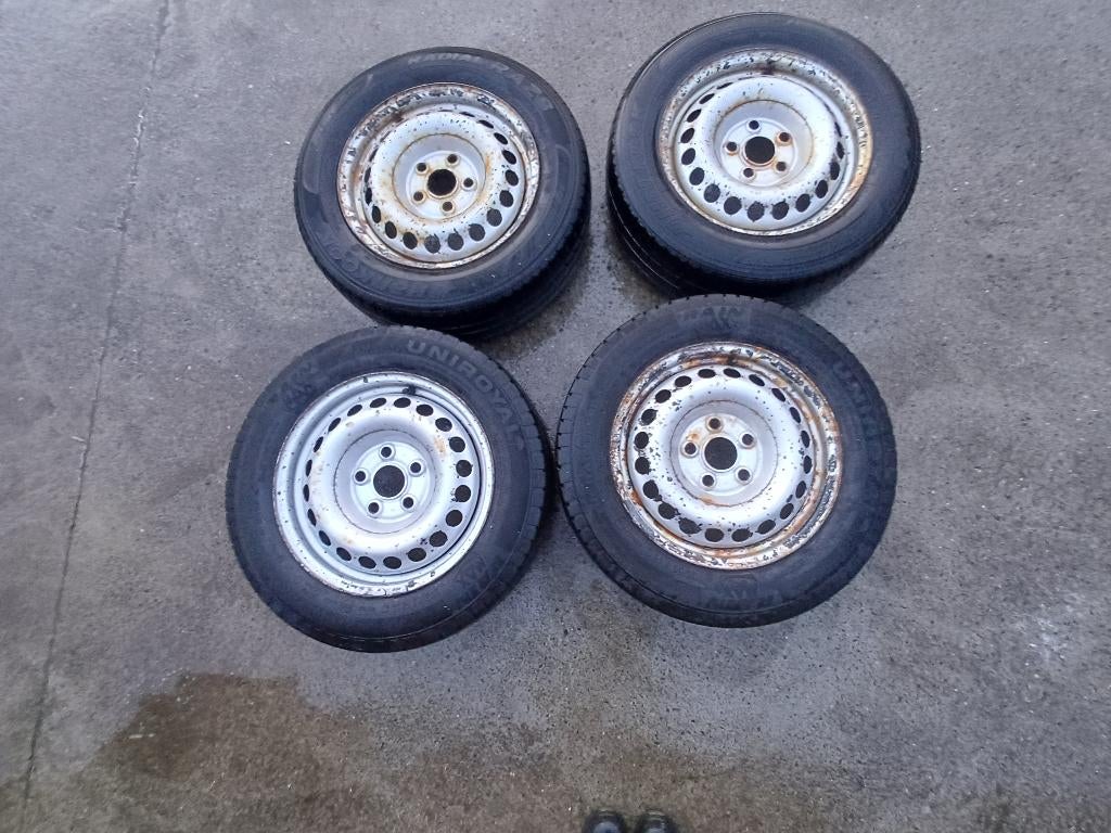 Pneus avec jantes vw t5, Autos : Pièces & Accessoires, Pneus & Jantes, Enlèvement, Pneus été, Pneu(s)