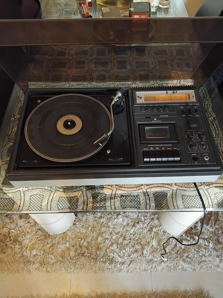 Platenspeler met radio kasete in goede staat, Enlèvement