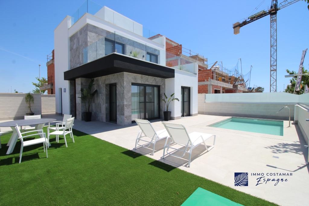 villa te koop in Spanje, Immo, Dorp, Spanje, Pilar de la horadada, Woonhuis