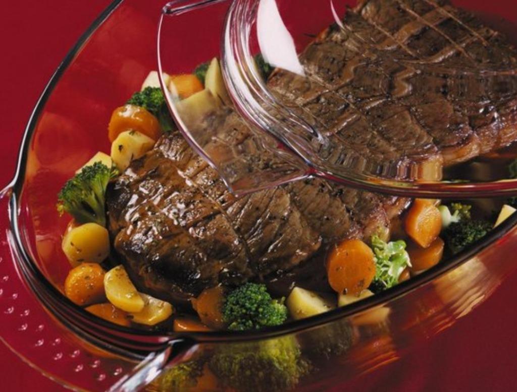 Plat de cuisson en verre résistant au four Pyrex avec couver, Maison & Meubles, Enlèvement ou Envoi, Comme neuf, Verre, Autres types