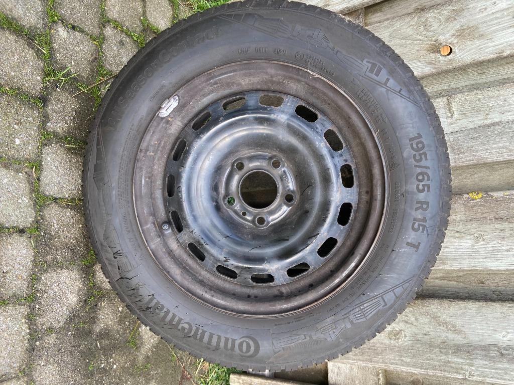 Vierseizoenenbanden op velg. Passen oa. op Peugeot, Citroën., Auto-onderdelen, Banden en Velgen, Ophalen, Gebruikt, 15 inch, Banden en Velgen
