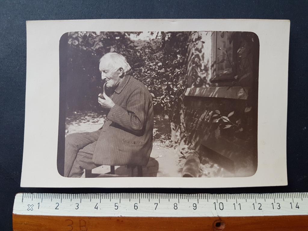Fotokaart Oude man met pijp, Gebruikt, Verzenden, Foto, Klederdracht
