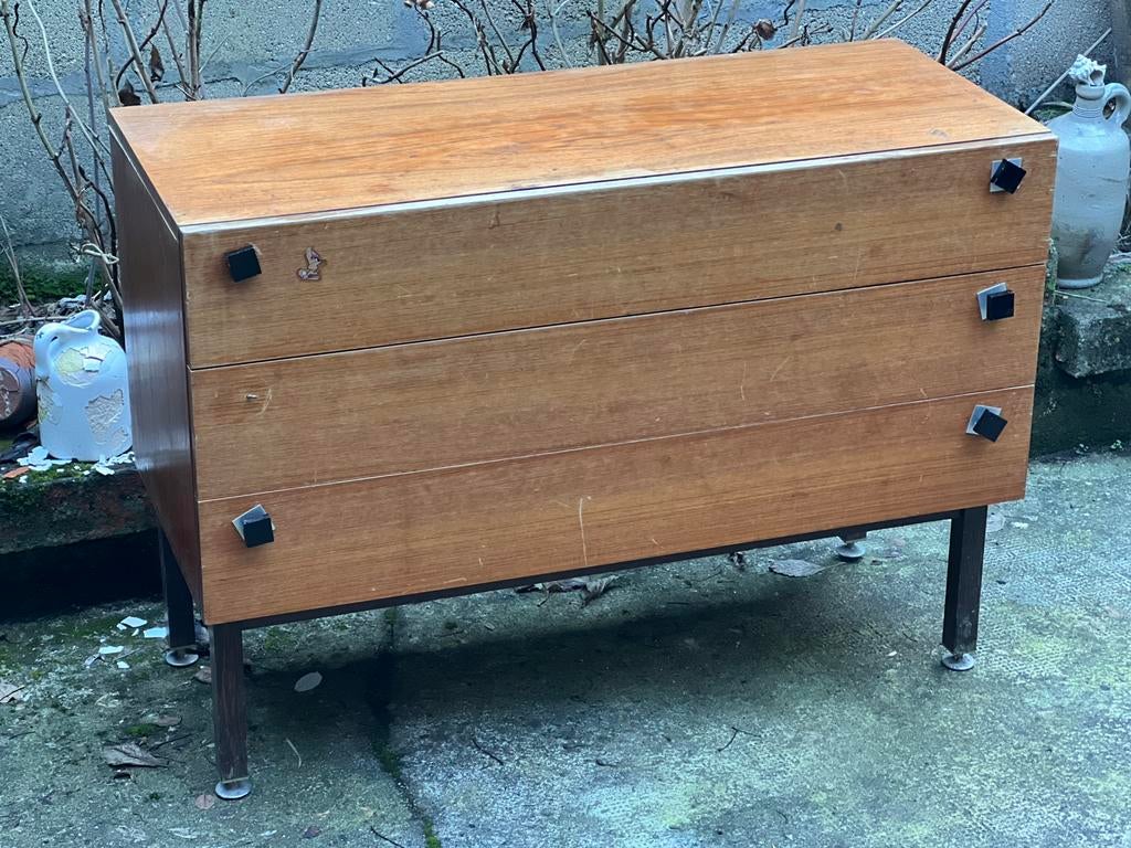 À rénover. Commode vintage années 60, Teck, 25 à 50 cm, 100 à 150 cm, Enlèvement