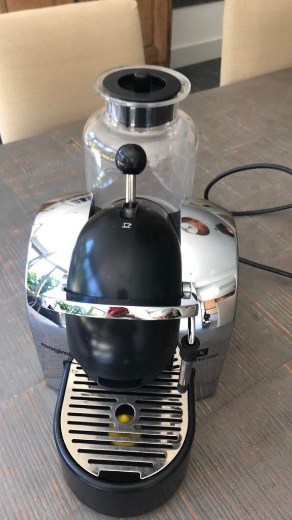 Nespresso Magimix met melkopschuimer, Ophalen of Verzenden, Zo goed als nieuw