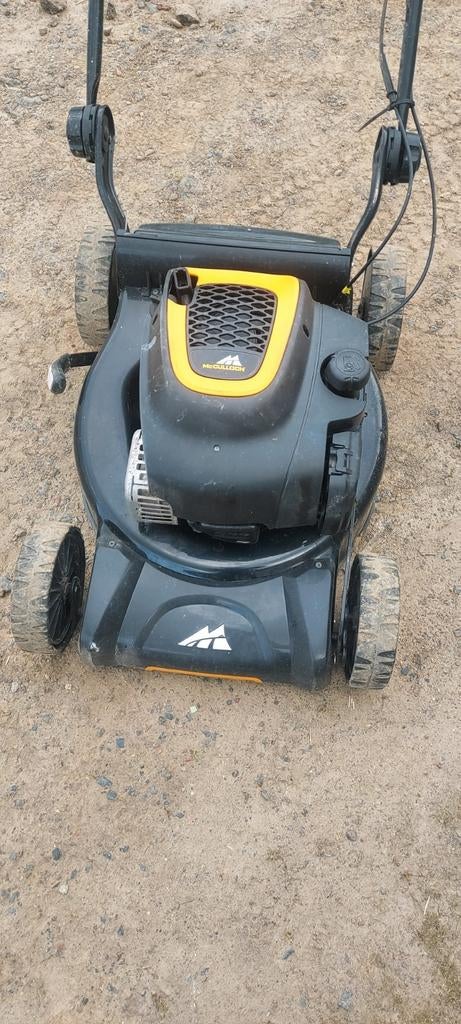 mcculloch m46-125r zelftrekker zonder bak nieuw, Jardin & Terrasse, Tondeuses à gazon, Enlèvement, Comme neuf, Bac de ramassage
