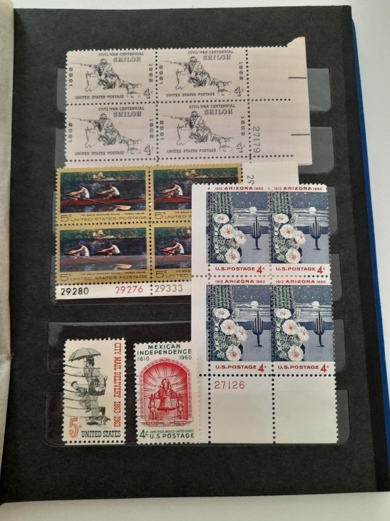 Oude postzegel collectie - 2 albums, Postzegels en Munten, Postzegels | Volle albums en Verzamelingen, Ophalen of Verzenden