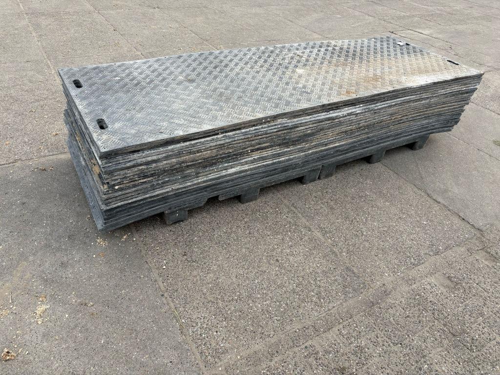 Gebruikte kunststof rijplaten 300x100cm te koop of te huur, Enlèvement ou Envoi, Utilisé, Autres matériaux, Moins de 20 mm