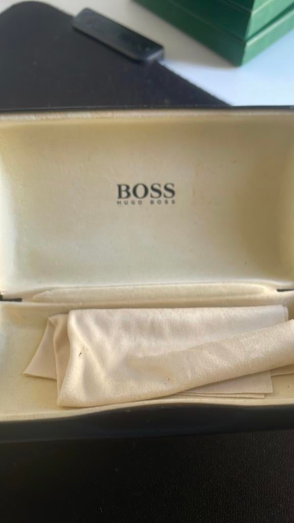 Hugo boss anthieke zonnebril, Enlèvement, Comme neuf, Lunettes de soleil