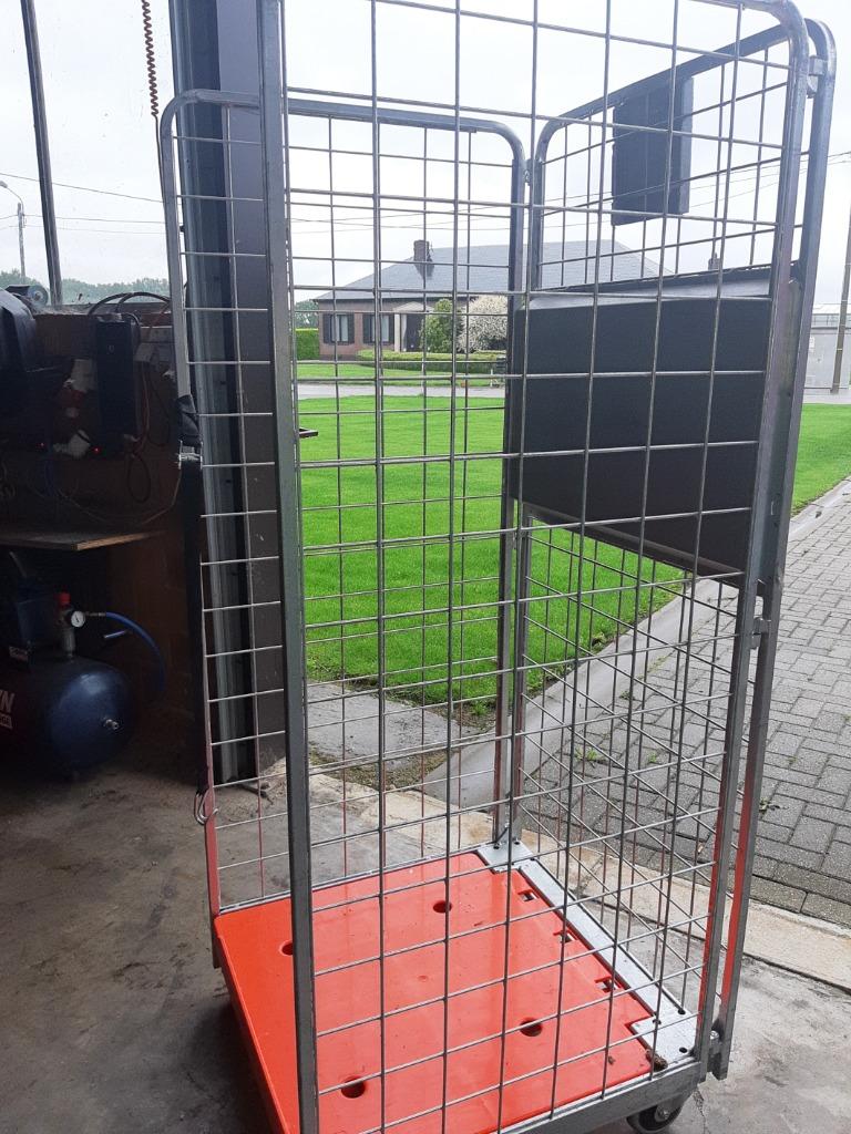 Conteneurs sur roulettes +/- 10 pièces, Enlèvement