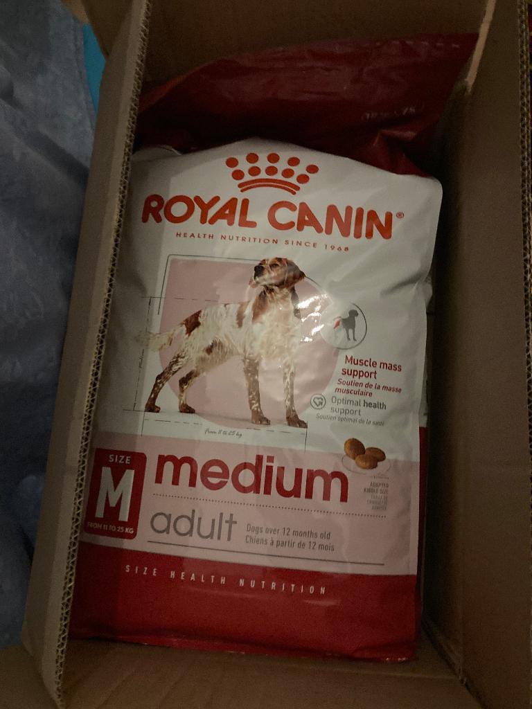 Hondenbrokken Royal Canin medium adult, Enlèvement, Chien