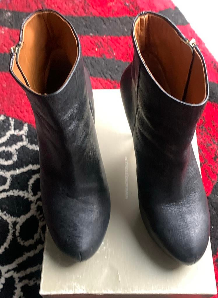 Zeer mooi echt leder binnen en buiten kant warm Larsen 37 mt, Kleding | Dames, Schoenen, Ophalen of Verzenden, Zo goed als nieuw