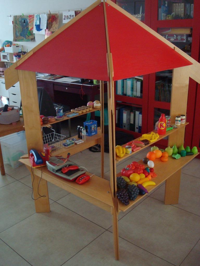 Houten winkel/marktkraam, Kinderen en Baby's, Speelgoed | Speelkeukens, Zo goed als nieuw, Hout, Ophalen of Verzenden
