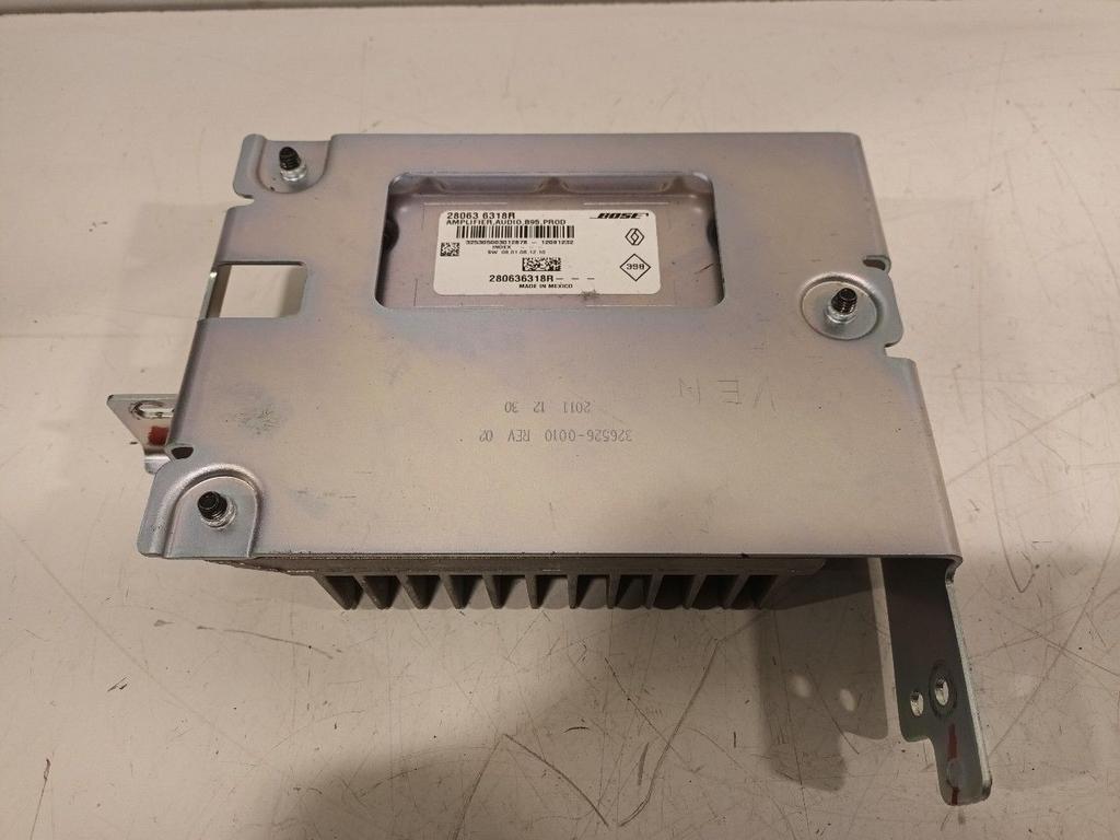 Versterker Renault Mégane, Enlèvement ou Envoi, Van der Ven Autorecycling B.V., Onderdelen@venauto.nl, Ettenseweg 76, 4706 PB Roosendaal, The Netherlands