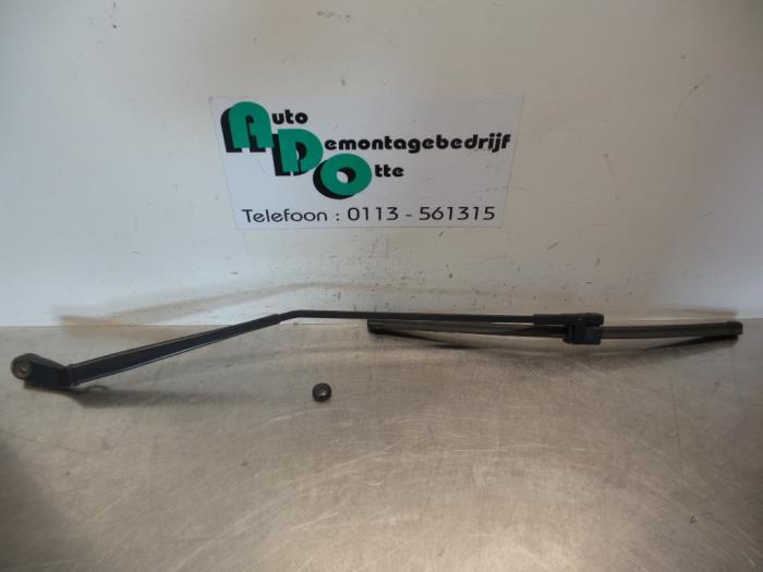 Ruitenwisserarm voor van een Volkswagen Polo (Polo 01-), Gebruikt, -, Volkswagen, -