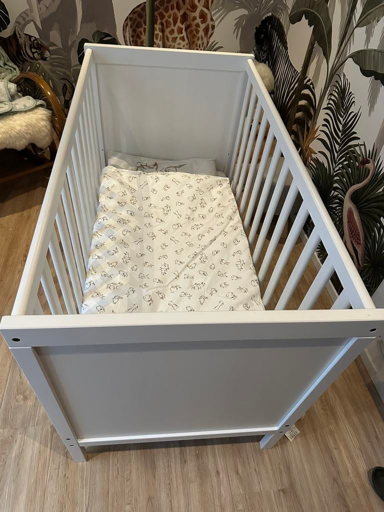 Wit bedje Ikea, Ophalen, Zo goed als nieuw