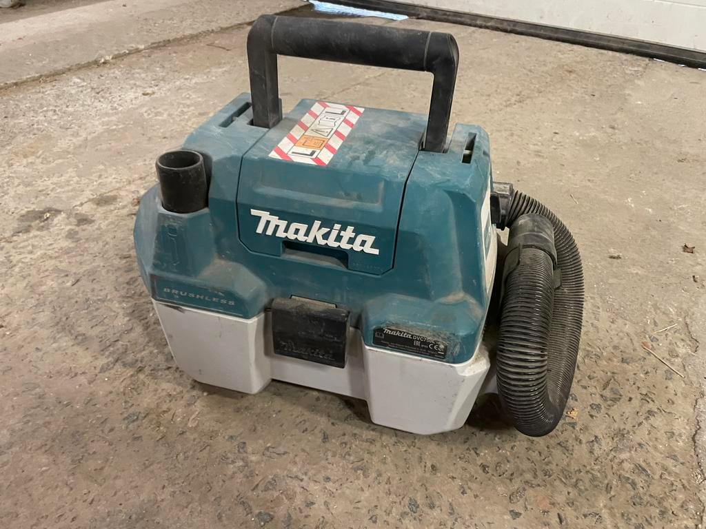 Aspirateur makita, Enlèvement, Comme neuf