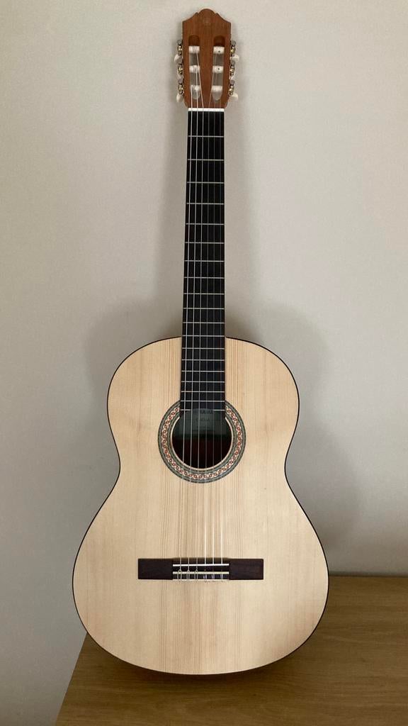 Guitare Yamaha C40M, Musique & Instruments, Instruments à corde | Guitares | Acoustiques, Enlèvement, Comme neuf
