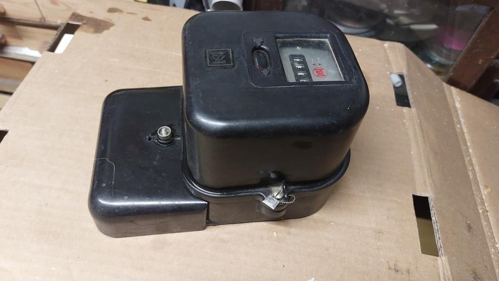 Compteur d'électricité en état de marche vintage, Antiquités & Art, Enlèvement ou Envoi