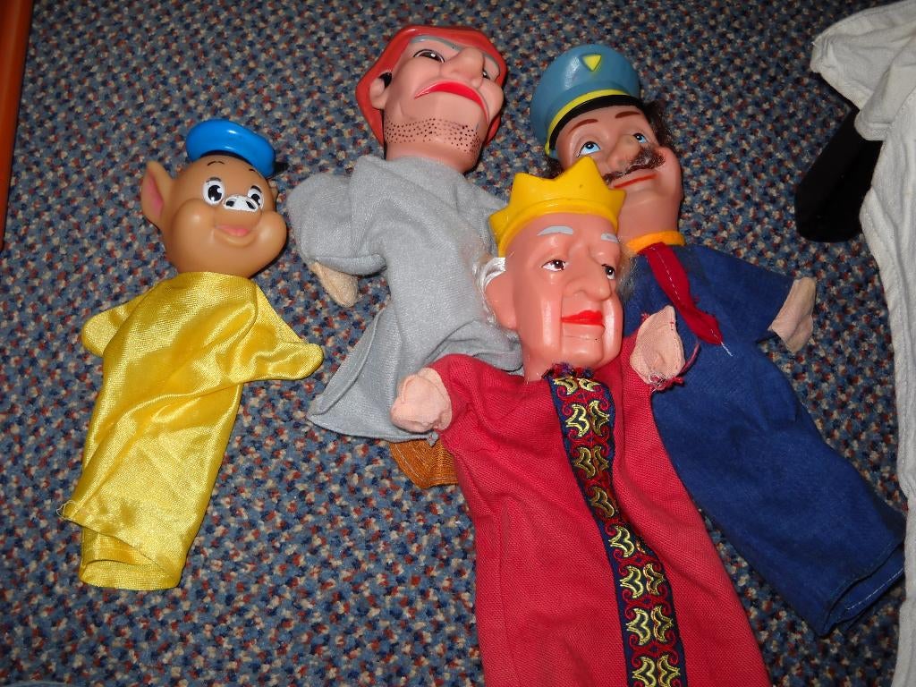 4 poppenkast poppen, Ophalen, Gebruikt